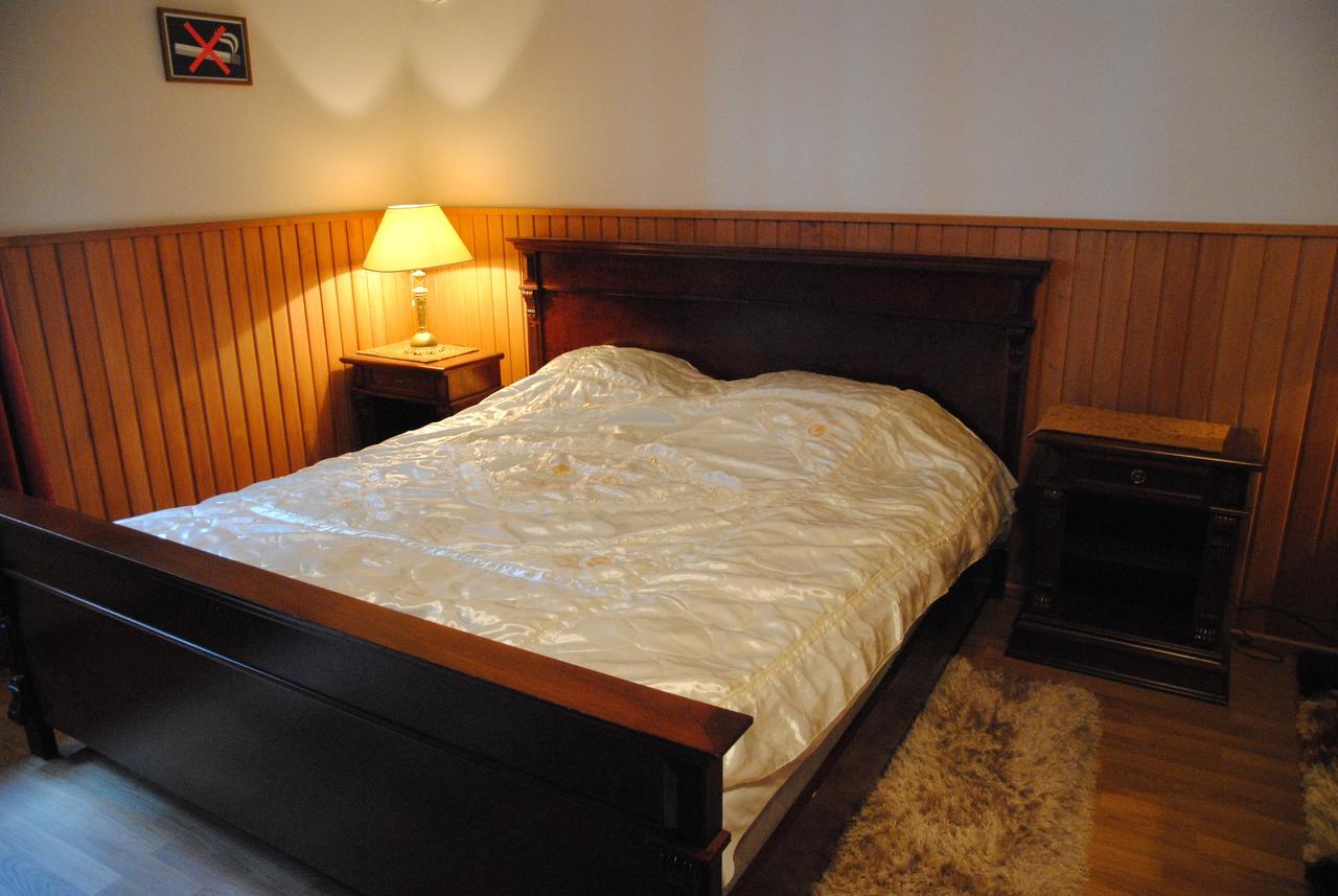 Hotel Villa Antonius Наантали Екстериор снимка