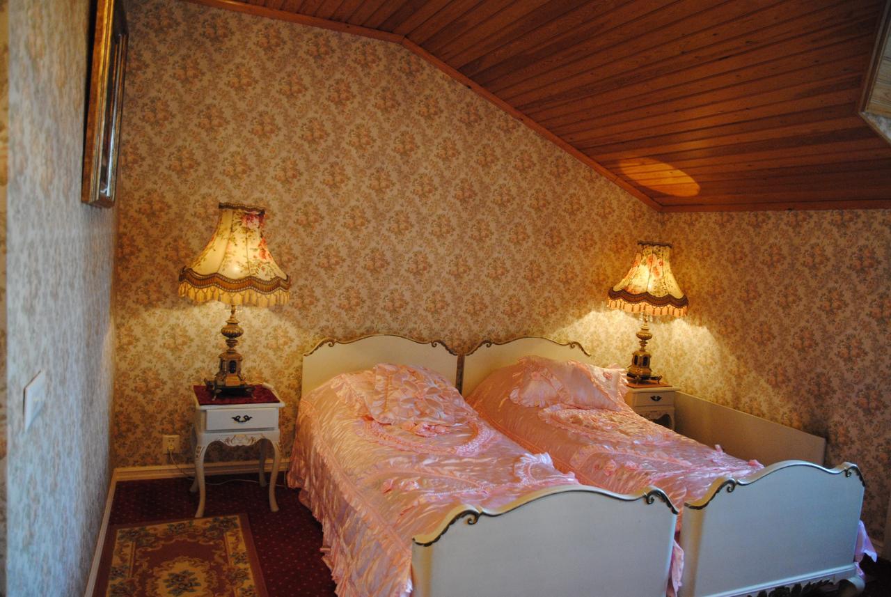Hotel Villa Antonius Наантали Екстериор снимка